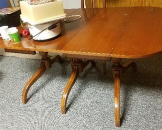 MID CENTURY TABLE THAT GOES WITH CHAIRS