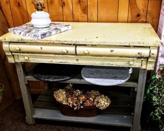 WORK BENCH/ POTTING TABLE