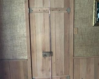 Cedar Double Doors with Horizontal Rim Lock 