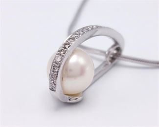 High Quality Pearl and Diamond Designer Estate Necklace in 14k Italian White Gold
