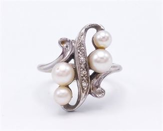 Art Nouveau Pearl and Diamond Estate Ring in 10k White Gold
