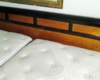 Oriental King Bed 