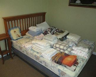 Queen bed and bedding 