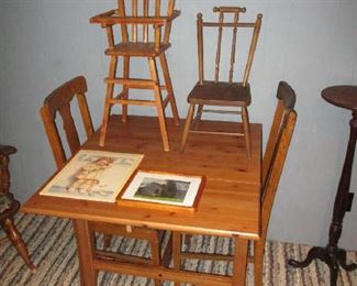 Small dinette table and 2 chairs