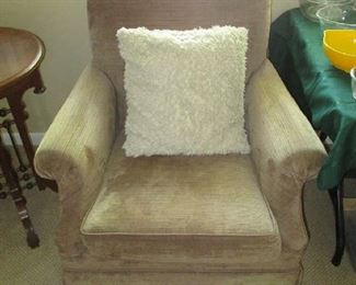 Upholstered side chair excellent condition