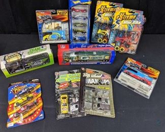 Toy Hotwheels, NASCAR , NFL truck and more - 10