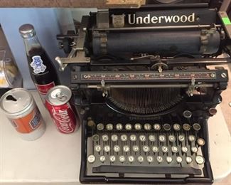 collectible cans & bottles-great old Underwood-fab condition