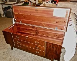 Lane Cedar Chest