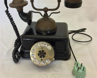 United States Telephone Company Model US-4 Serial No. 2400B, 1969, 9" H. 