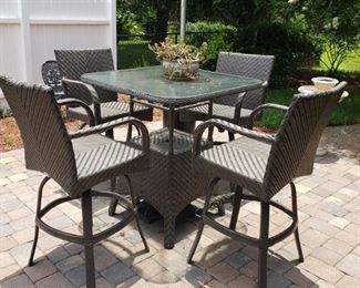Ebel Patio Table and Chairs (Florida Backyard)
