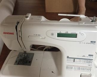 High quality sewing machine in perfect condition