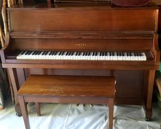 Yamaha!upright piano in excellent condition 