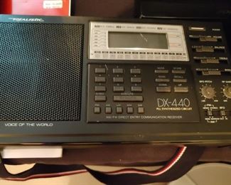 Realistic DX-440 Radio