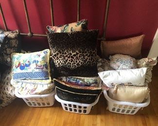 Decorative pillows (vintage and new)