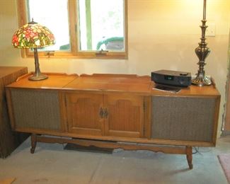 Stereo Console, Tiffany Style Lamp