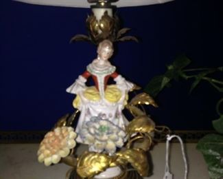 Lady figurine lamp