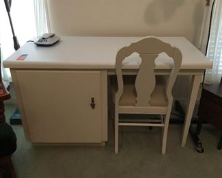 Sewing table