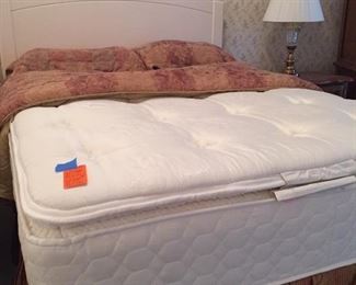 Sealy Mattress Full size bed