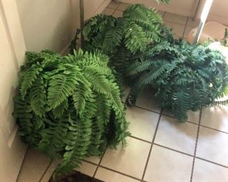 Lots of artifical greenery