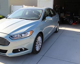 2014 Ford Fusion Hybrid 42,563 Miles