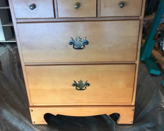 Very nice condition chest of drawers