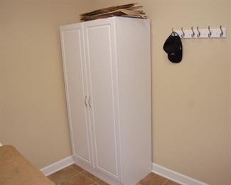 Storage cabinet