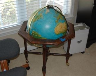 Light Up Globe