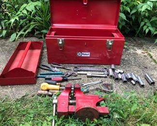 No 5177 Red Vise and Black Hawk Toolbox