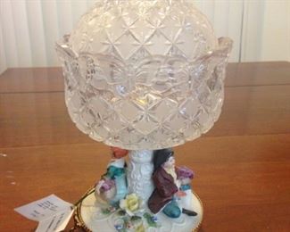 Garanzia Cre.Art Italian crystal with CapoDiMonte porcelain pedestal centerpiece. Perfect condition, no damage. 24k gold plate. Made in Italy; genuine lead crystal, hand cut.