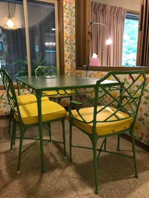 Brown Jordan B.fast Table 6 Chairs