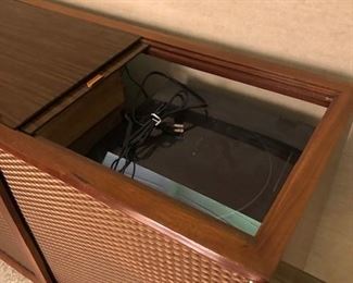 HiFi Stereo Console View 1