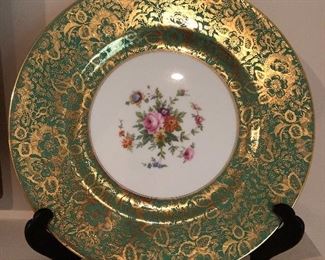 Minton China England dinner size decorative plate - very fine