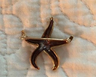 14 K gold pin - Starfish with diamond 