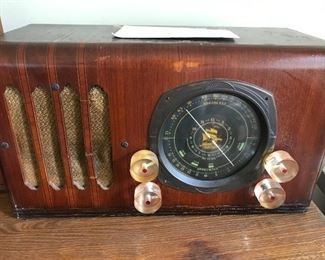 Antique Broadcast shortwave radio