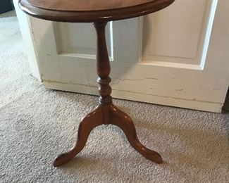 Ethan Allen maple plant stand/pair