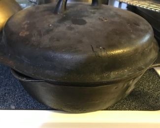 Vintage cast iron chicken fryer