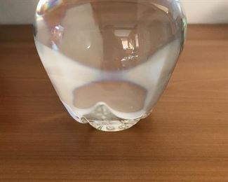 Crystal apple signed by Steuben