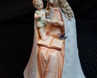 Large Hummel figurine of Mary with child