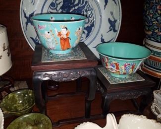 Several pieces of antique Chinese porcelain