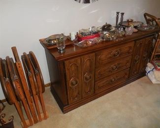 Sideboard, set of wood TV trays
