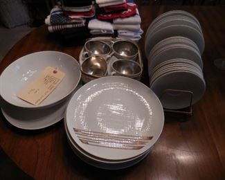 Dorothy Thorpe dishes