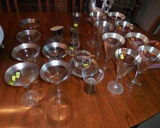 Dorothy Thorpe Silver Band glassware