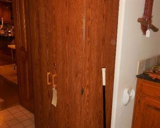 Storage cabinet