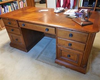 Beautiful office desk