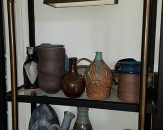POTTERY. MID-CENTURY SHELVES.