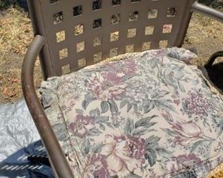 MID-CENTURY CHAIR
