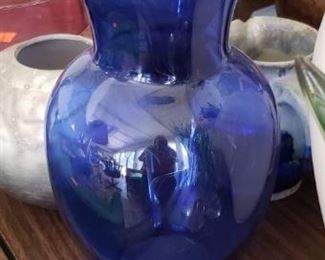 GLASS VASE