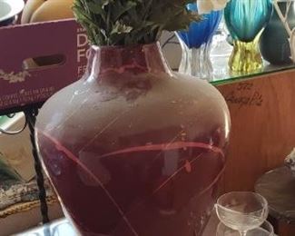 VASE WITH DECORATIVE FLOWERS