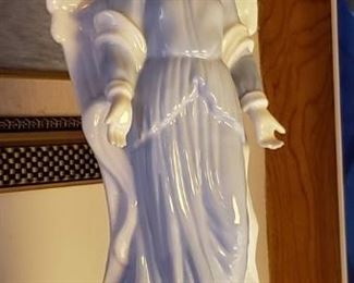 ANGEL STATUE