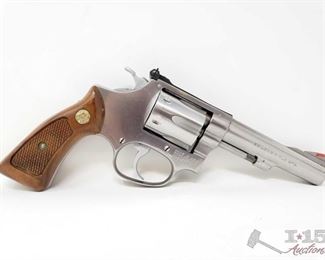 380: Smith & Wesson Mod 63 .22lr Revolver, CA Transfer Available
Serial Number: M179654 Barrel Length: 4"